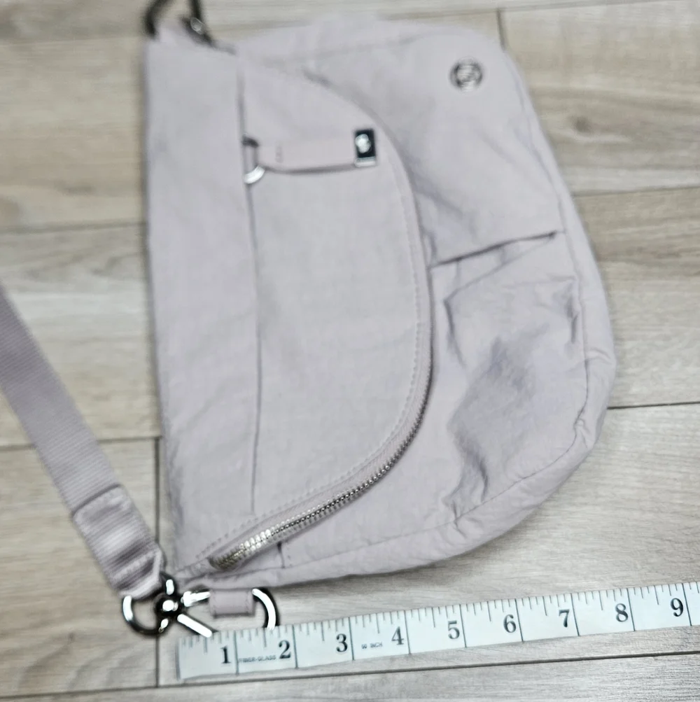 LULULEMON Cross-body Festival Bag OFFERS WELCOME! - Picture 3 of 6